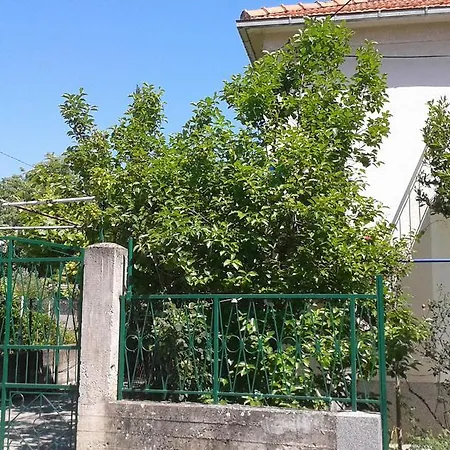 And Laguna בית הארחה