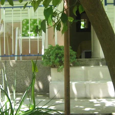 ゲストハウス And Laguna トロギール