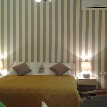 ゲストハウス And Laguna トロギール