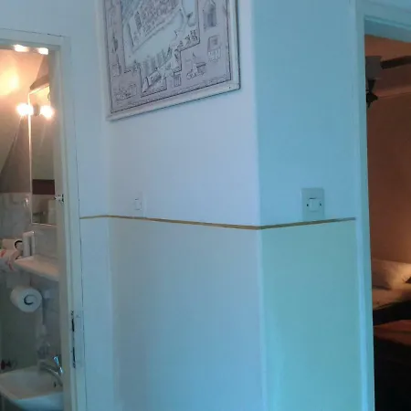 And Laguna 3* トロギール