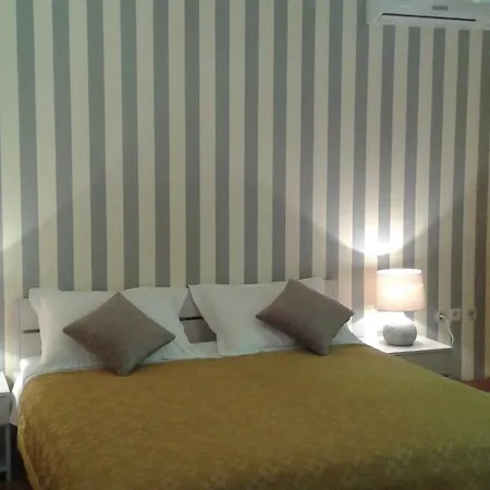 And Laguna בית הארחה טרוגיר