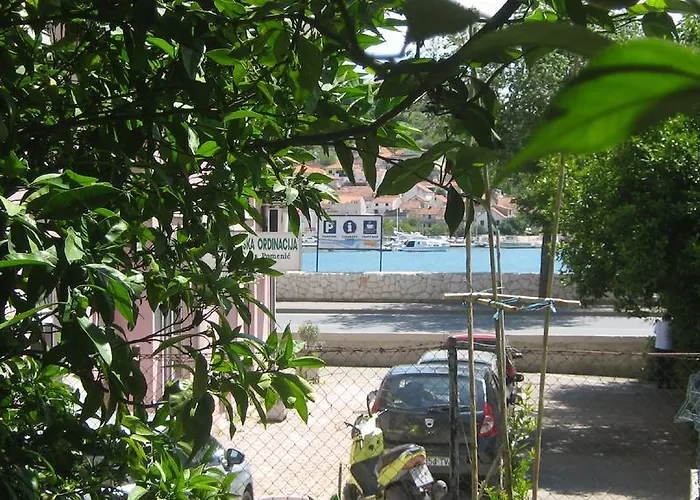 And Laguna בית הארחה טרוגיר