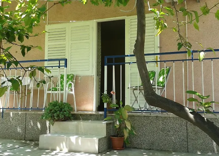 And Laguna בית הארחה טרוגיר