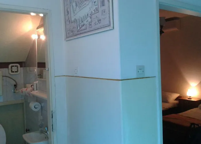 And Laguna 3* טרוגיר